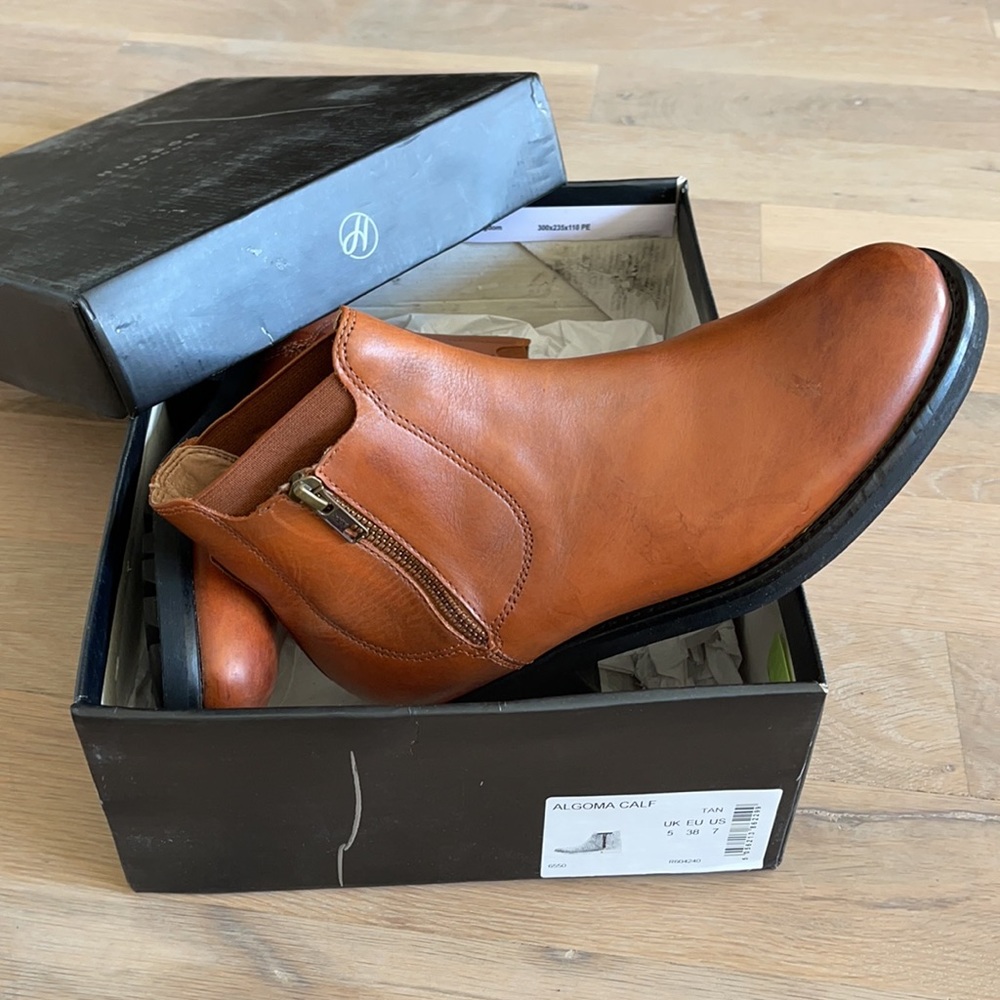 Like New HUDSON LONDON Algoma Tan Leather Chelsea boots - 38